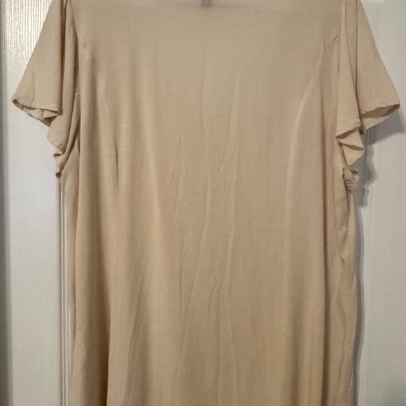 Torrid Short-Sleeved Beige Blouse (99% Rayon) - Picture 3 of 5